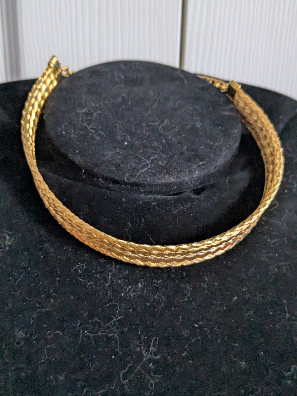 Vintage Gold Tone Weave Choker Style Shepherd's Hook Necklace